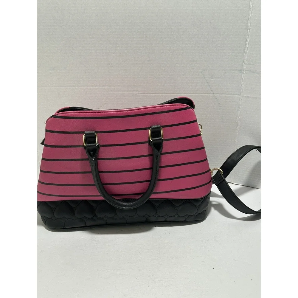 Betsey Johnson Pink Black Striped Heart Quilted Satchel Crossbody Bag‎ Bow Charm